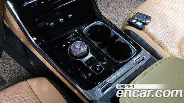 Kia Carnival 2020 — ფოტო 9/20