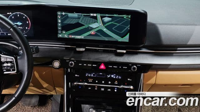 Kia Carnival 2020 — ფოტო 13/20