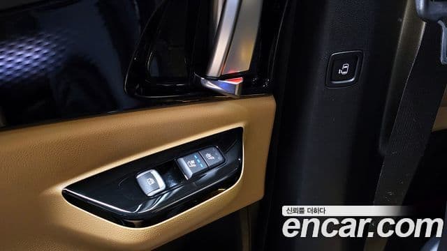 Kia Carnival 2020 — ფოტო 18/20