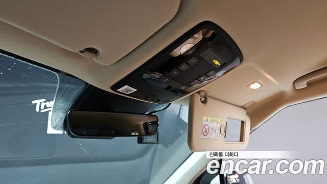 Kia Carnival 2020 — ფოტო 19/20