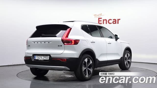 Volvo XC40 2024 — ფოტო 2/20