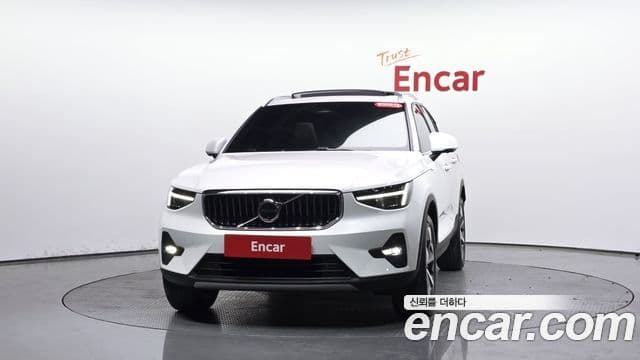 Volvo XC40 2024 — ფოტო 3/20