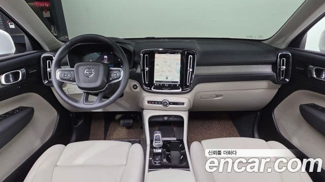 Volvo XC40 2024 — ფოტო 7/20