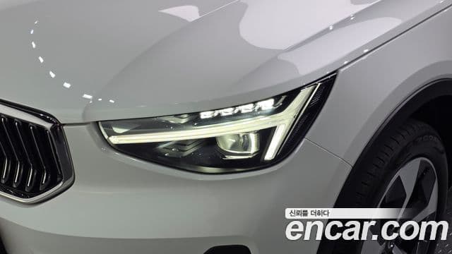 Volvo XC40 2024 — Photo 19/30