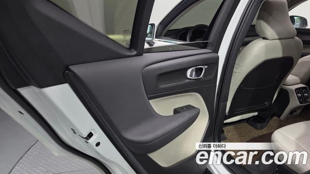 Volvo XC40 2024 — Photo 20/30