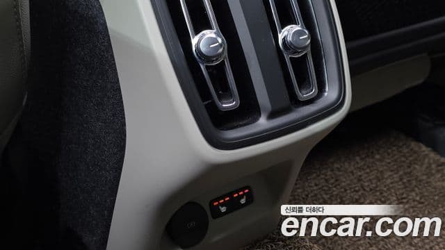 Volvo XC40 2024 — Photo 16/30