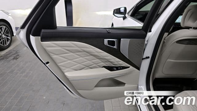 Kia K8 2023 — Photo 14/35