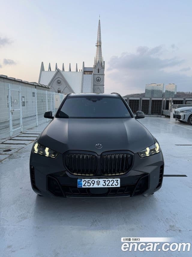 BMW X5 2025 — ფოტო 8/12