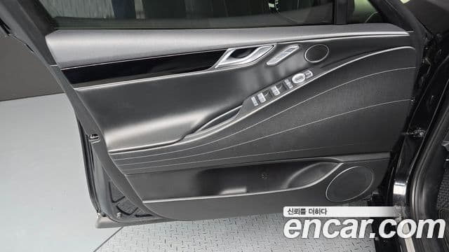 Genesis G80 2021 — Photo 15/32