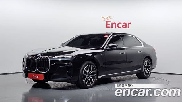 BMW 7 Series 2023 — ფოტო 1/20