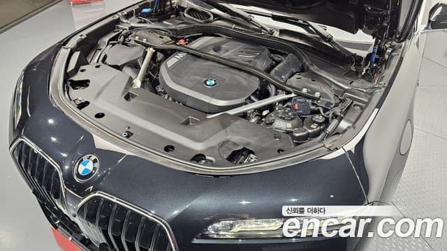 BMW 7 Series 2023 — ფოტო 6/20