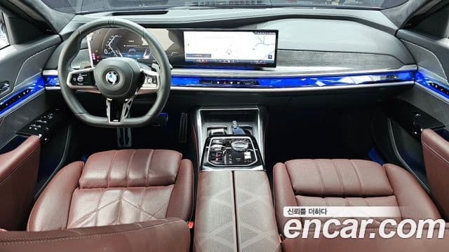 BMW 7 Series 2023 — ფოტო 7/20