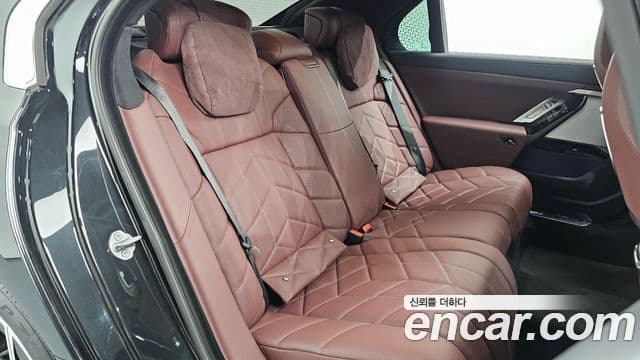 BMW 7 Series 2023 — ფოტო 11/20