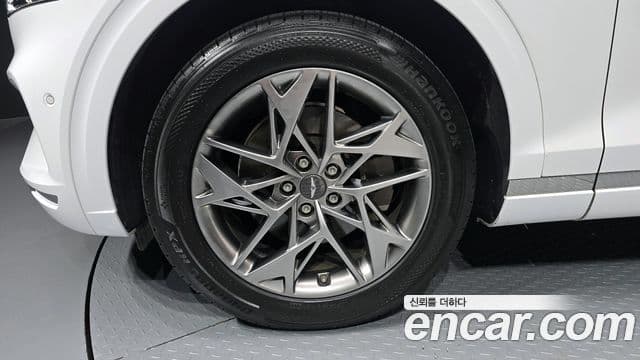 Genesis GV70 2021 — ფოტო 4/20