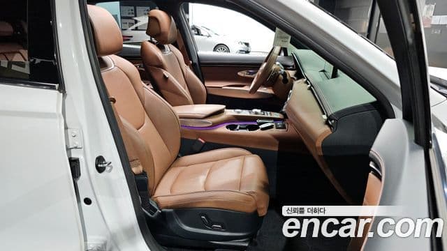 Genesis GV70 2021 — ფოტო 12/20