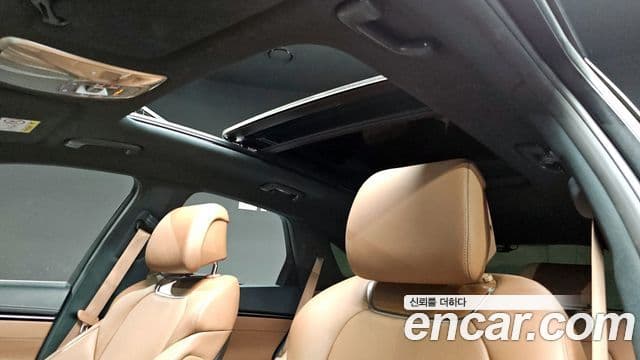 Genesis GV70 2021 — ფოტო 19/20