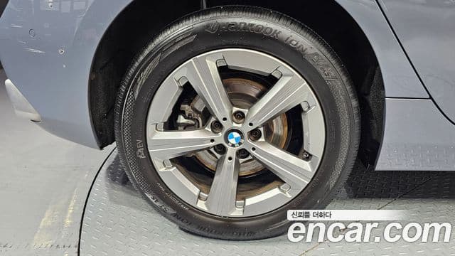 BMW 2 Series Active Tourer 2023 — Photo 2/31
