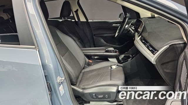 BMW 2 Series Active Tourer 2023 — Photo 4/31
