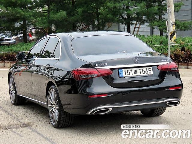 Mercedes-Benz E-Class 2022 — Фото 2/20