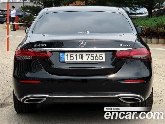 Mercedes-Benz E-Class 2022 — Фото 3/20
