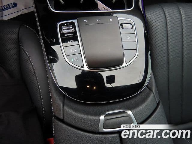 Mercedes-Benz E-Class 2022 — Фото 13/20