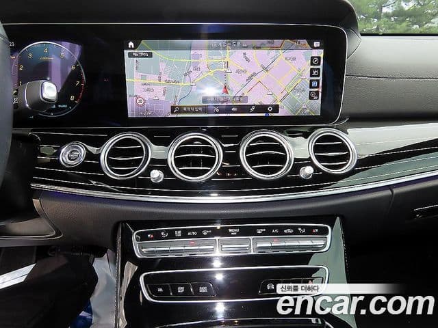 Mercedes-Benz E-Class 2022 — Фото 14/20