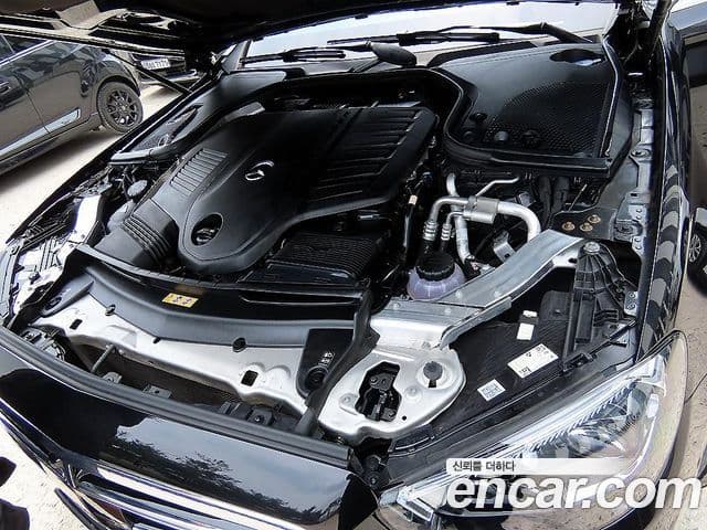 Mercedes-Benz E-Class 2022 — Фото 19/20
