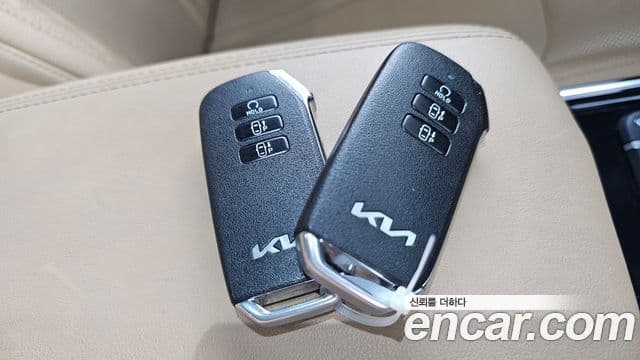 Kia Sorento 2022 — ფოტო 17/20