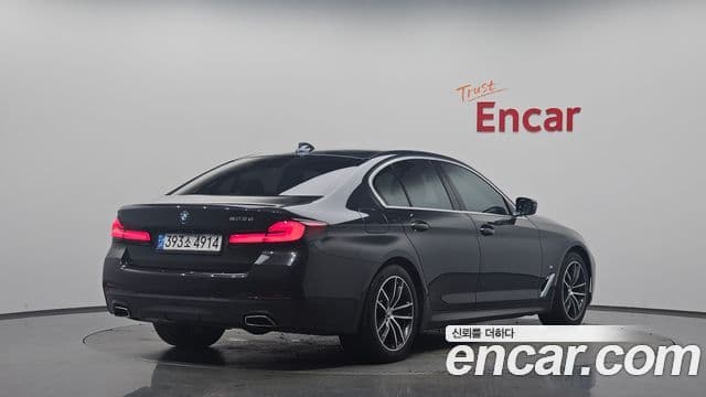 BMW 5 Series 2021 — ფოტო 2/20