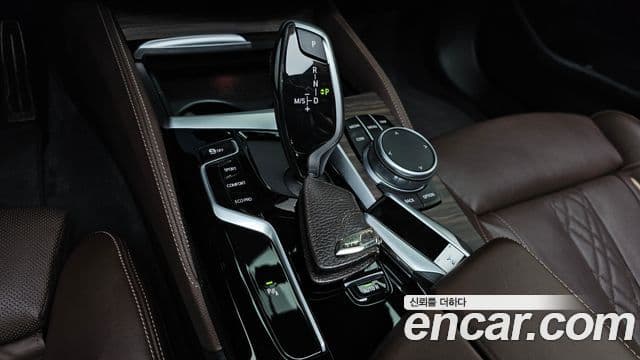 BMW 5 Series 2021 — ფოტო 9/20