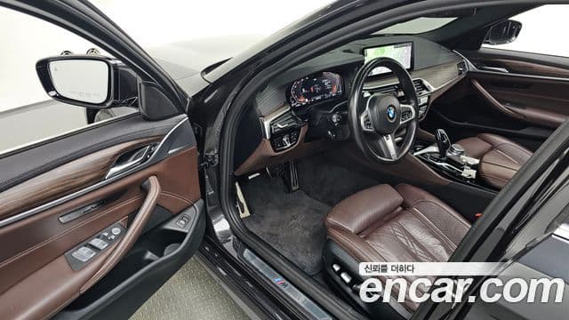 BMW 5 Series 2021 — ფოტო 10/20