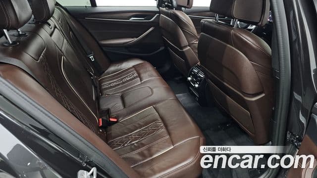 BMW 5 Series 2021 — ფოტო 12/20