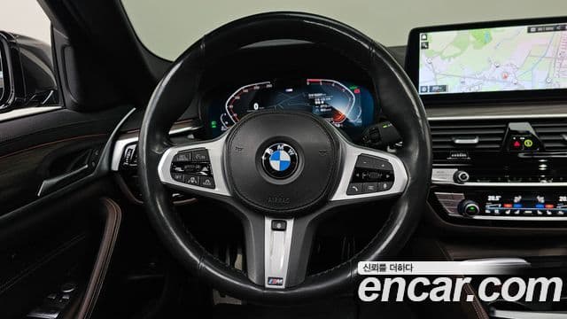 BMW 5 Series 2021 — ფოტო 13/20