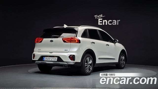 Kia Niro 2021 — ფოტო 2/20