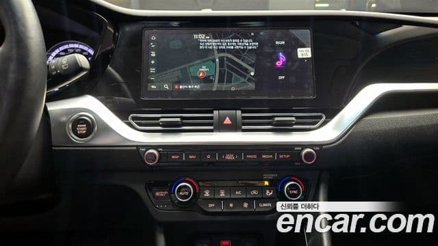 Kia Niro 2021 — ფოტო 14/20