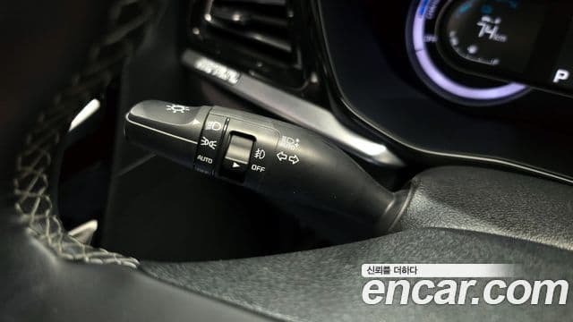 Kia Niro 2021 — ფოტო 17/20