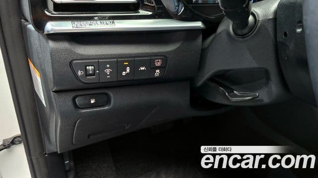 Kia Niro 2021 — ფოტო 19/20
