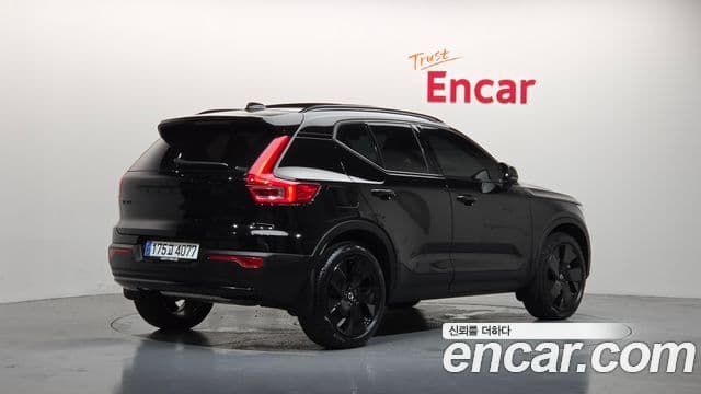 Volvo XC40 2025 — Şəkil 2/20