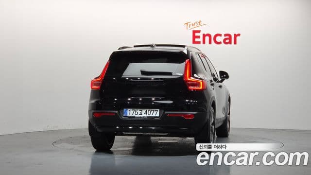 Volvo XC40 2025 — Şəkil 4/20