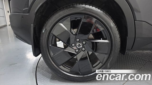 Volvo XC40 2025 — Şəkil 5/20
