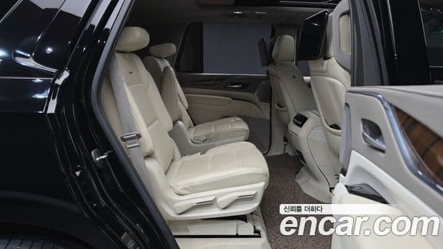 Cadillac Escalade 2021 — ფოტო 11/20