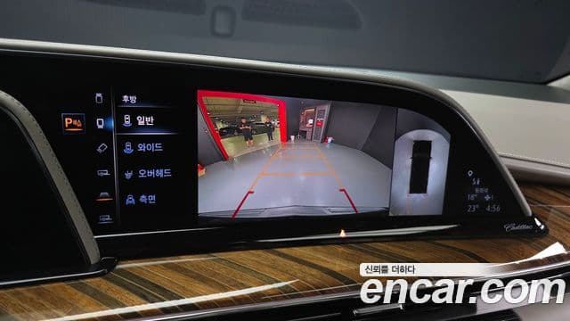 Cadillac Escalade 2021 — ფოტო 14/20