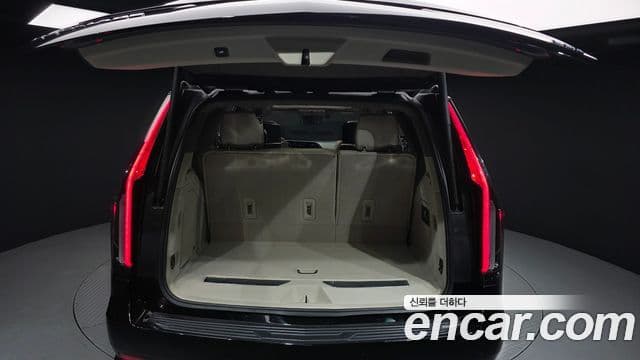 Cadillac Escalade 2021 — ფოტო 20/20