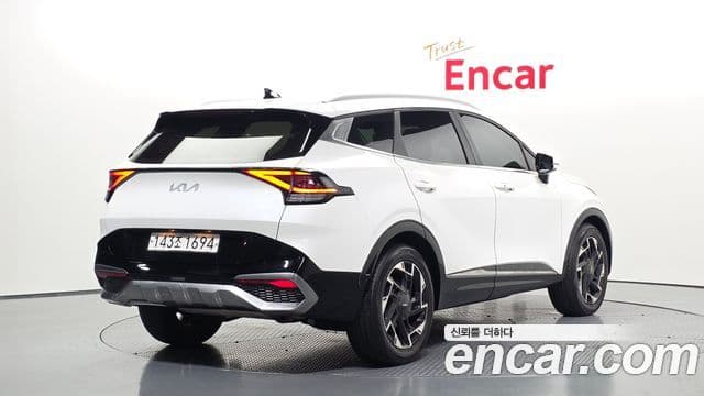 Kia Sportage 2023 — Фото 2/20