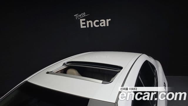 Toyota Camry 2019 — ფოტო 28/32