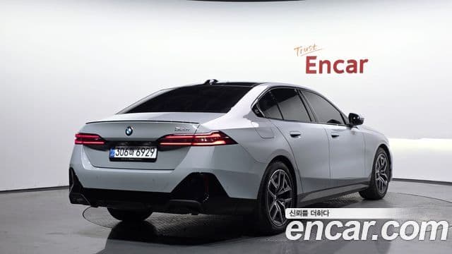 BMW 5 Series 2025 — ფოტო 2/20
