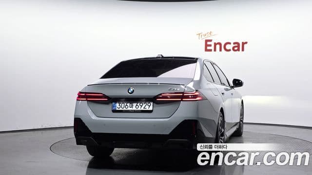 BMW 5 Series 2025 — ფოტო 4/20