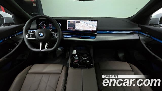 BMW 5 Series 2025 — ფოტო 7/20