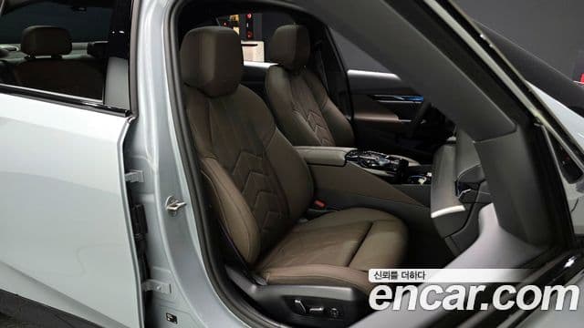 BMW 5 Series 2025 — ფოტო 10/20