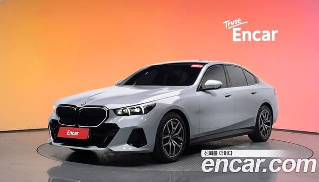 BMW 5 Series 2025 — ფოტო 1/20